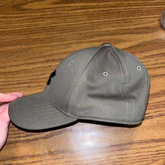Under Armour youth ball cap - Picture 2 of 12
